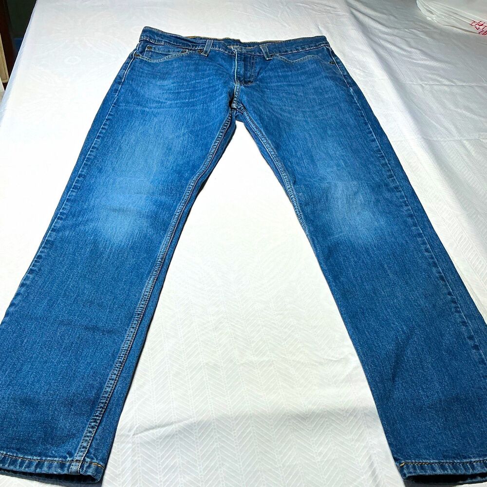 Levi's Men's Blue Medium Wash Denim Slim Fit Low Rise 5-Pocket Jeans